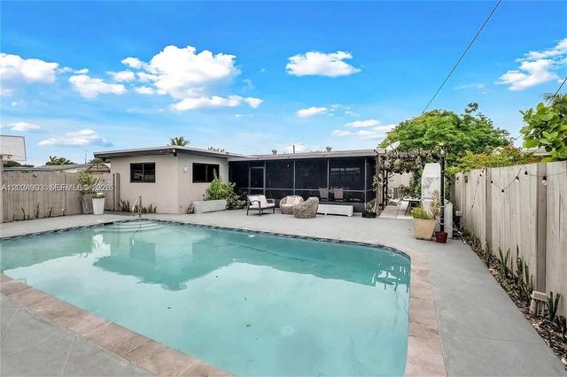 530 NW 39th St, Oakland Park, FL 33309