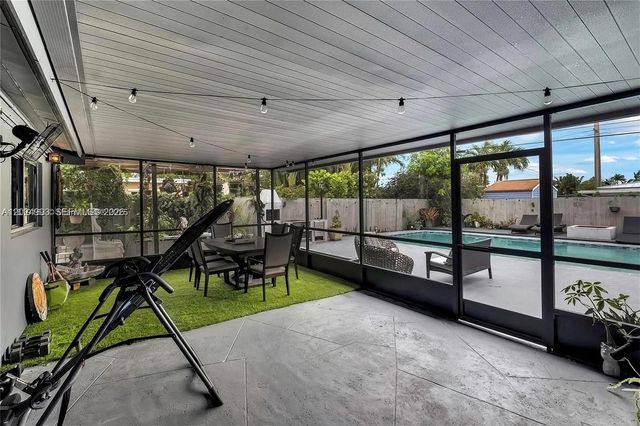 530 NW 39th St, Oakland Park, FL 33309