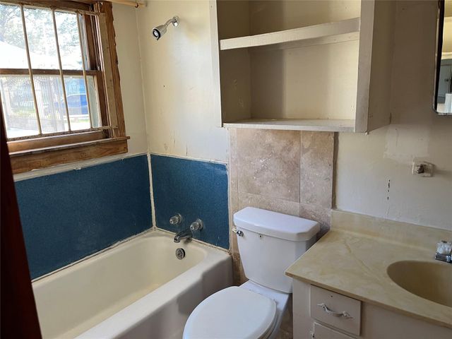 612 Silliman Street, Sealy, TX 77474