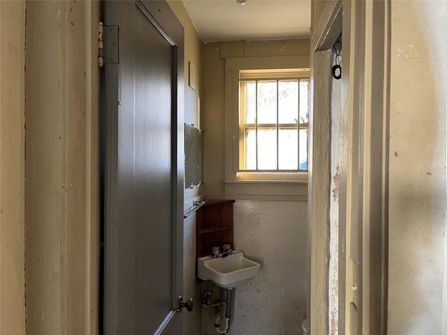 612 Silliman Street, Sealy, TX 77474