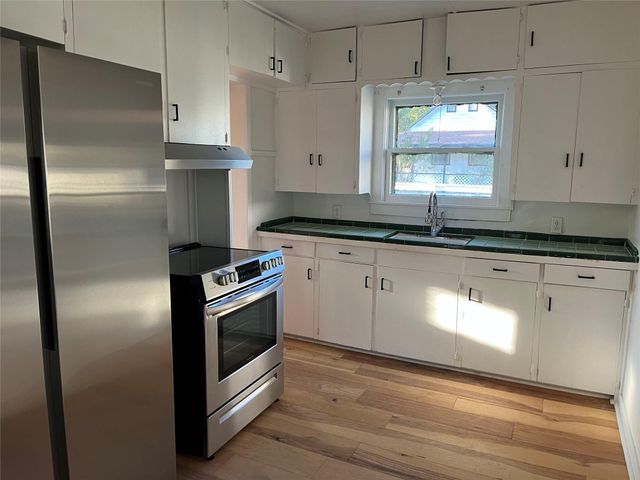 612 Silliman Street, Sealy, TX 77474