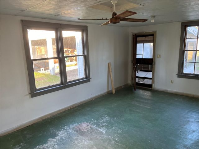 612 Silliman Street, Sealy, TX 77474