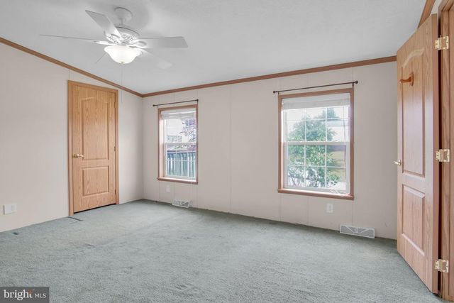 1 PINE ST, Fredericksburg, PA 17026