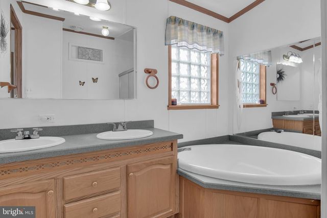 1 PINE ST, Fredericksburg, PA 17026