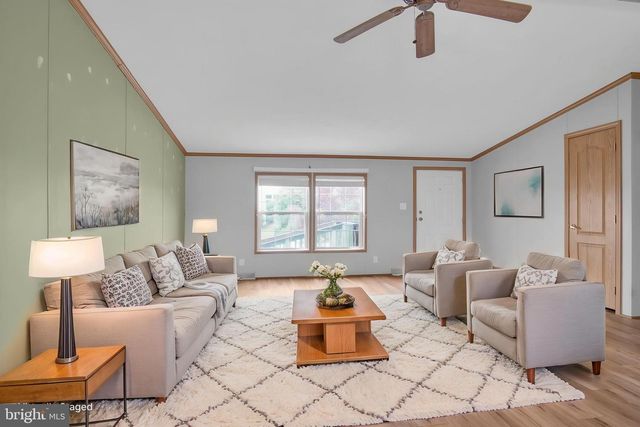 1 PINE ST, Fredericksburg, PA 17026