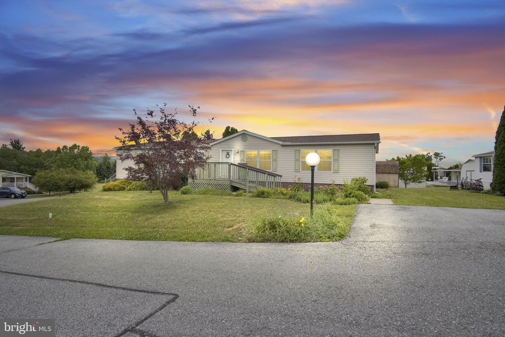 1 PINE ST, Fredericksburg, PA 17026