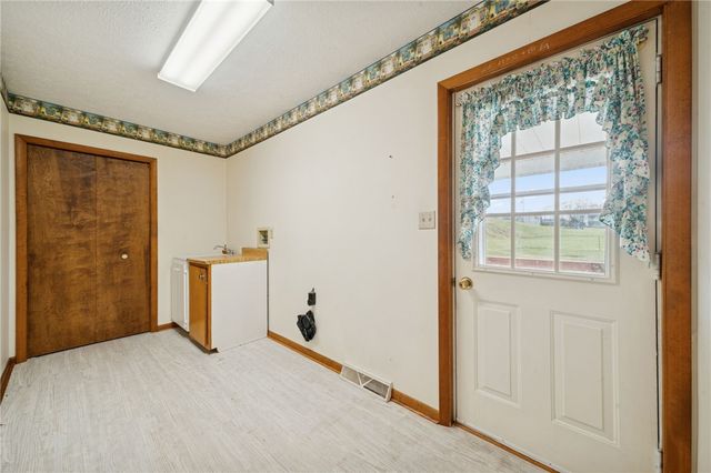 805 James Way, Mt Pleasant Boro, PA 15666