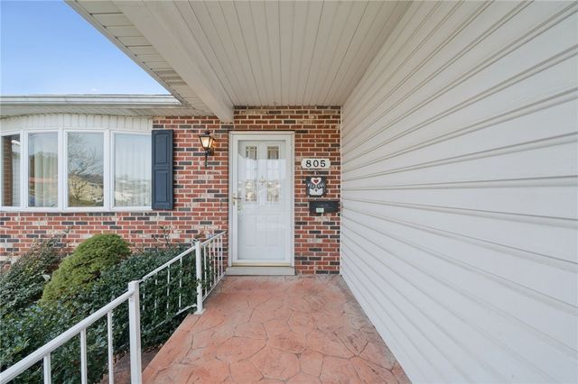 805 James Way, Mt Pleasant Boro, PA 15666