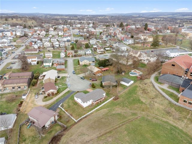 805 James Way, Mt Pleasant Boro, PA 15666