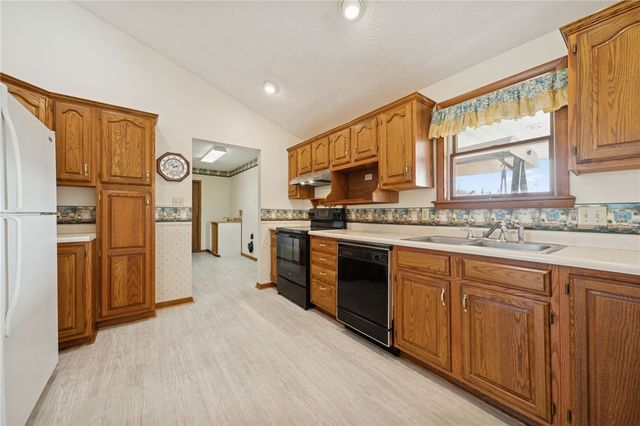 805 James Way, Mt Pleasant Boro, PA 15666