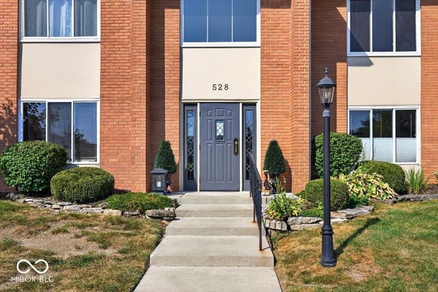 528 E Hunters Drive D, Carmel, IN 46032