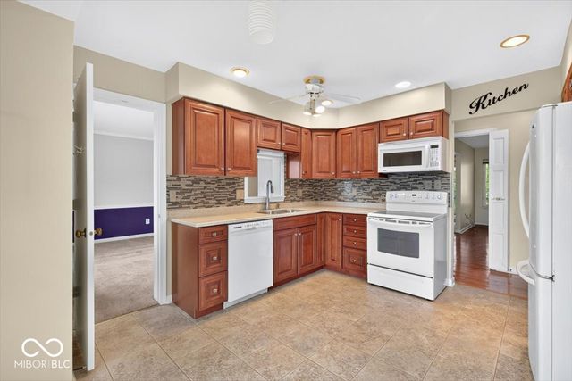 528 E Hunters Drive D, Carmel, IN 46032