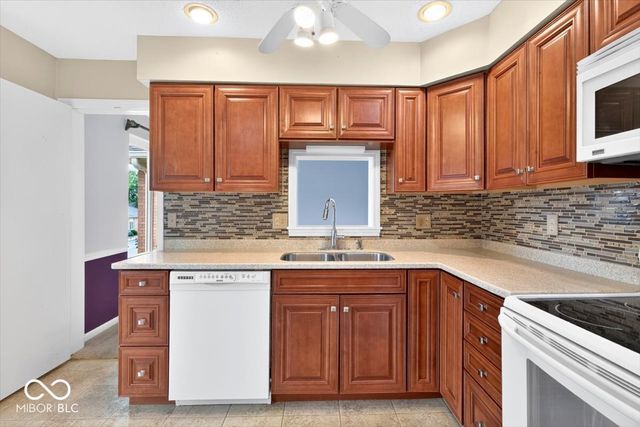 528 E Hunters Drive D, Carmel, IN 46032
