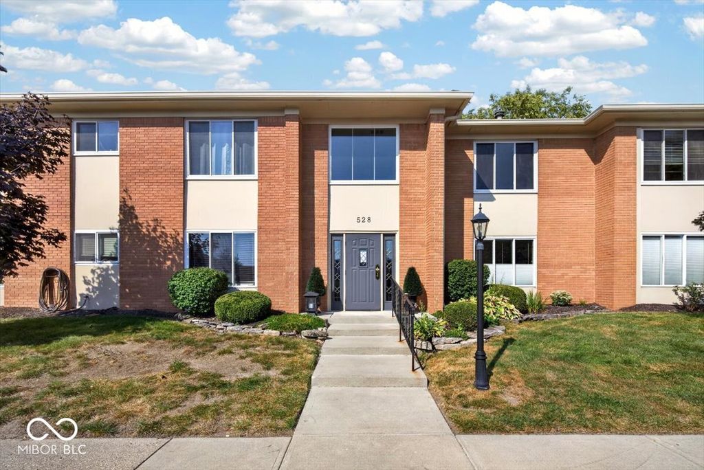528 E Hunters Drive D, Carmel, IN 46032