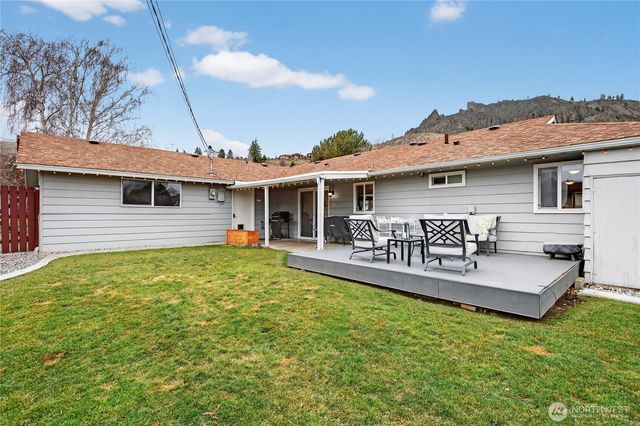 1427 Seneca Street S, Wenatchee, WA 98801