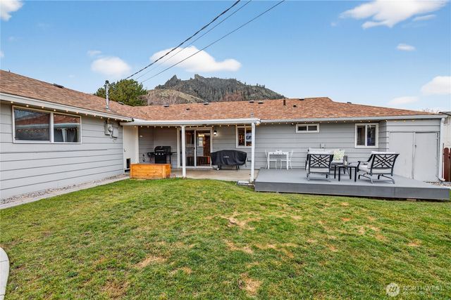 1427 Seneca Street S, Wenatchee, WA 98801