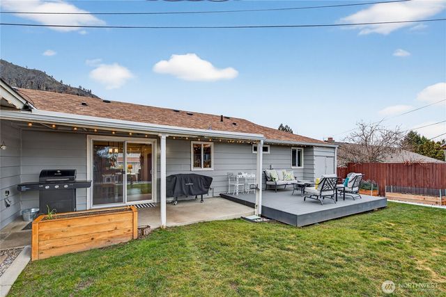 1427 Seneca Street S, Wenatchee, WA 98801