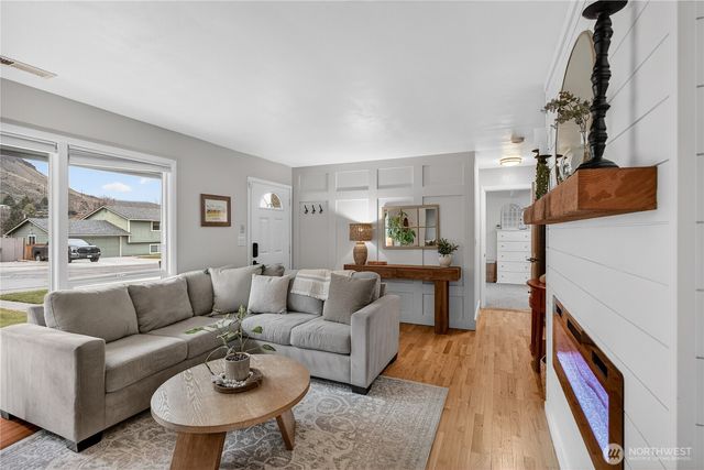 1427 Seneca Street S, Wenatchee, WA 98801