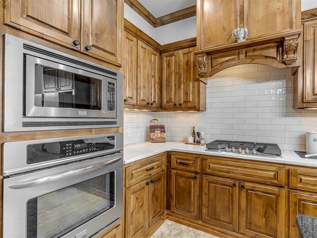 1733 Savona Lane, Edmond, OK 73034