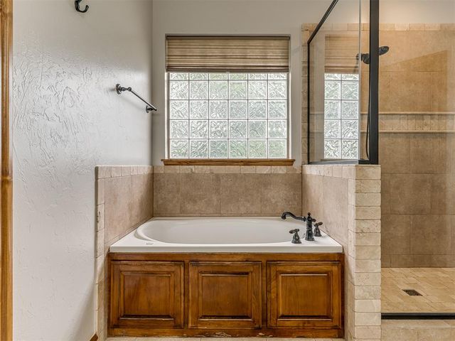 1733 Savona Lane, Edmond, OK 73034