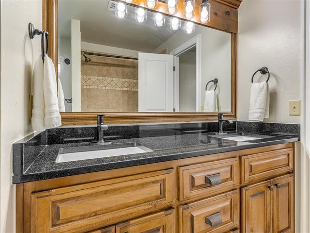 1733 Savona Lane, Edmond, OK 73034