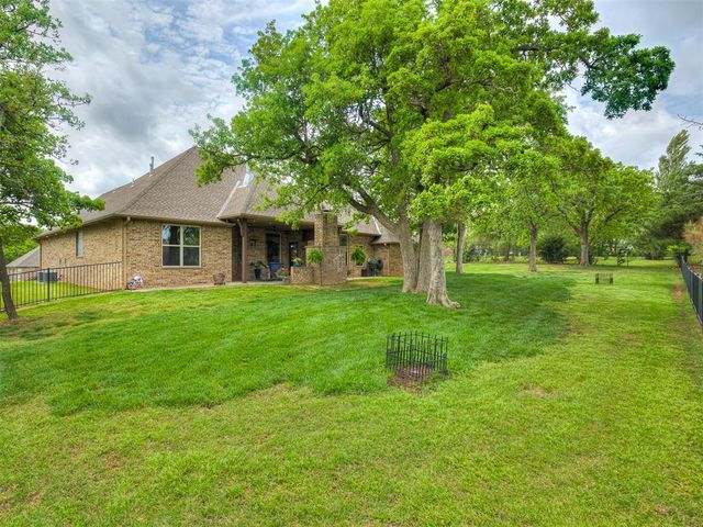 1733 Savona Lane, Edmond, OK 73034