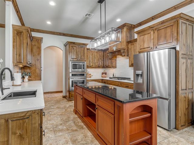 1733 Savona Lane, Edmond, OK 73034