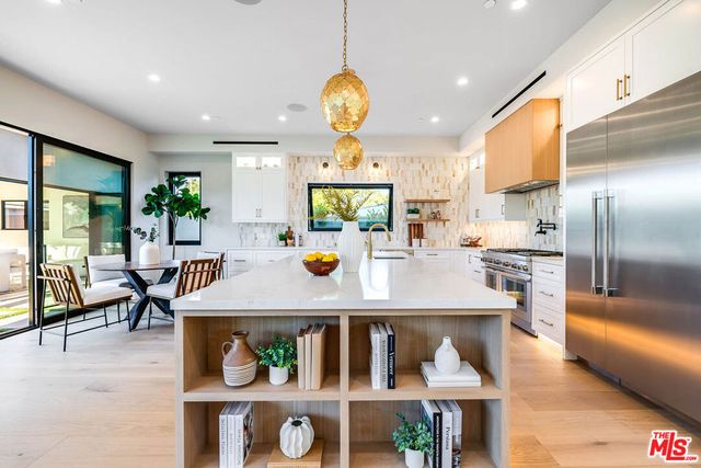 12427 Cumpston Street, Valley Village, CA 91607