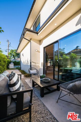 12427 Cumpston Street, Valley Village, CA 91607