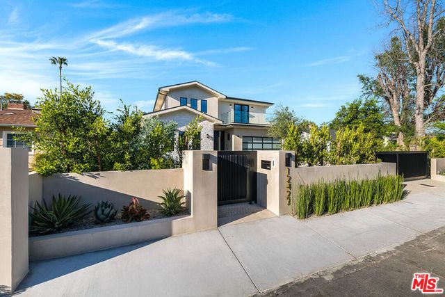 12427 Cumpston Street, Valley Village, CA 91607