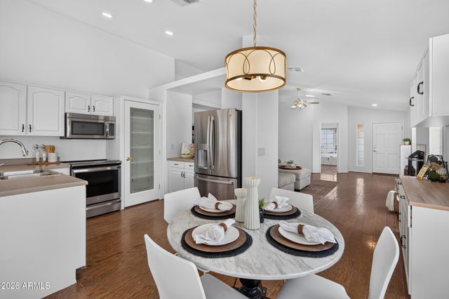 909 S SCALLOP Drive, Gilbert, AZ 85233