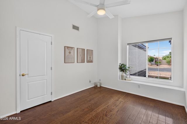 909 S SCALLOP Drive, Gilbert, AZ 85233