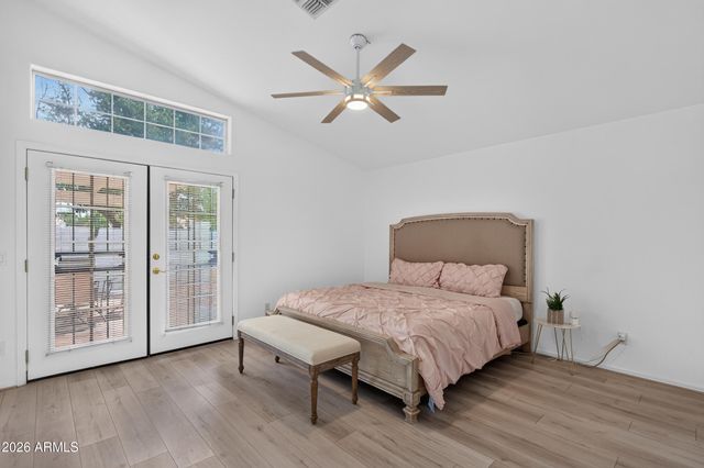 909 S SCALLOP Drive, Gilbert, AZ 85233