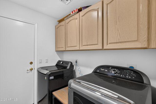 909 S SCALLOP Drive, Gilbert, AZ 85233