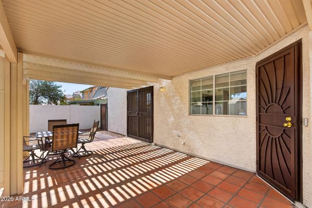 909 S SCALLOP Drive, Gilbert, AZ 85233