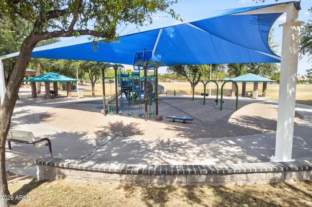 909 S SCALLOP Drive, Gilbert, AZ 85233