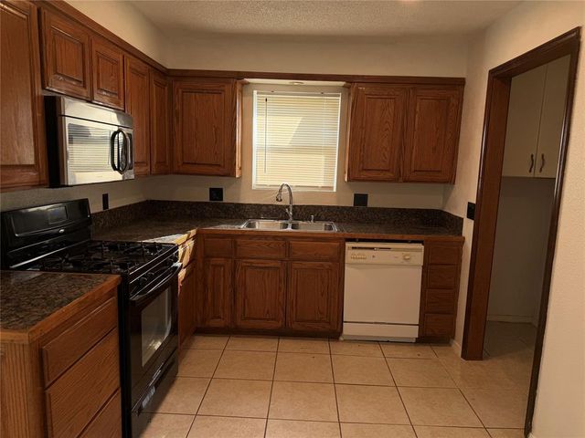 4828 Creekwood Drive, Oklahoma City, OK 73135