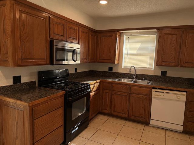 4828 Creekwood Drive, Oklahoma City, OK 73135