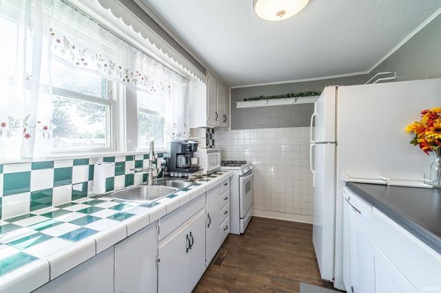 2517 Charlotte Avenue, Fort Wayne, IN 46805