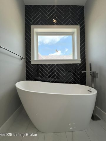 6619 Heritage Hills Dr, Crestwood, KY 40014