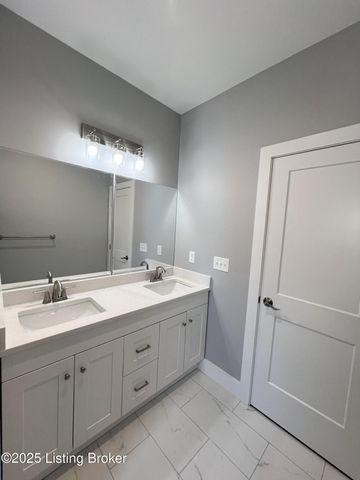 6619 Heritage Hills Dr, Crestwood, KY 40014