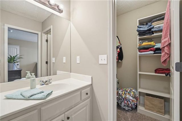 2268 W Concord Drive, Olathe, KS 66061