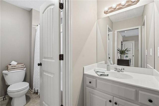 2268 W Concord Drive, Olathe, KS 66061