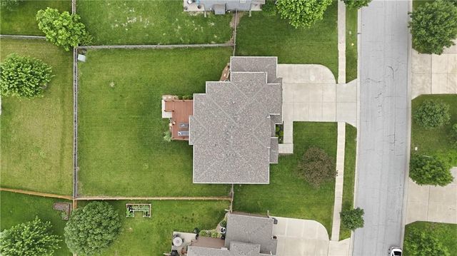 2268 W Concord Drive, Olathe, KS 66061