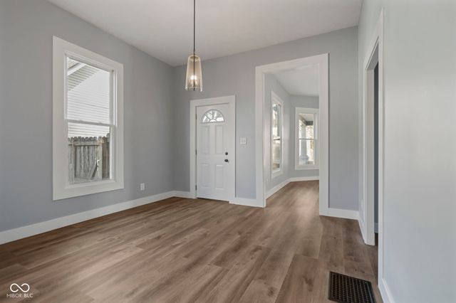 513 S West Street, Shelbyville, IN 46176