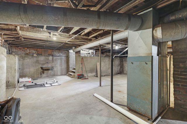513 S West Street, Shelbyville, IN 46176