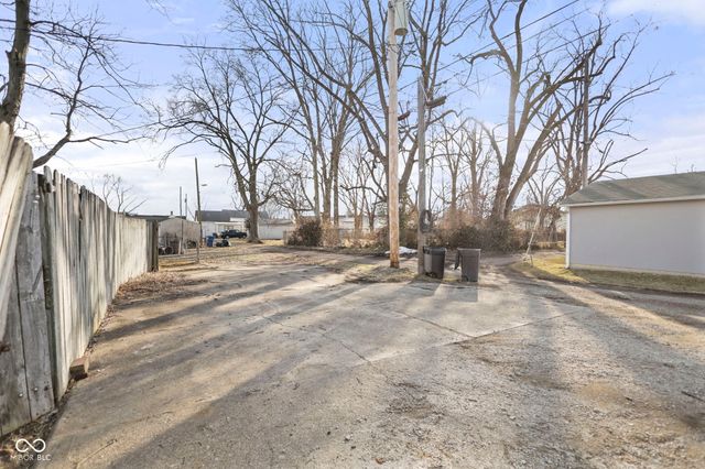 513 S West Street, Shelbyville, IN 46176