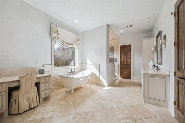 21 W Rivercrest Drive, Houston, TX 77042