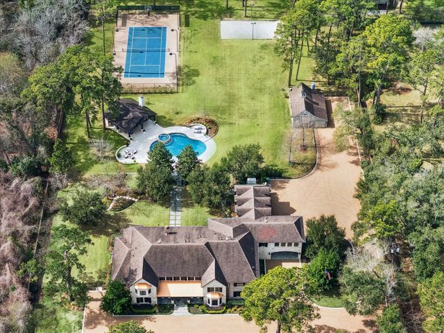 21 W Rivercrest Drive, Houston, TX 77042