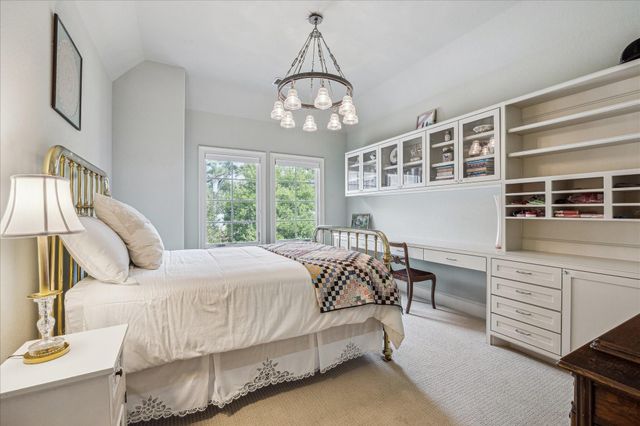 21 W Rivercrest Drive, Houston, TX 77042